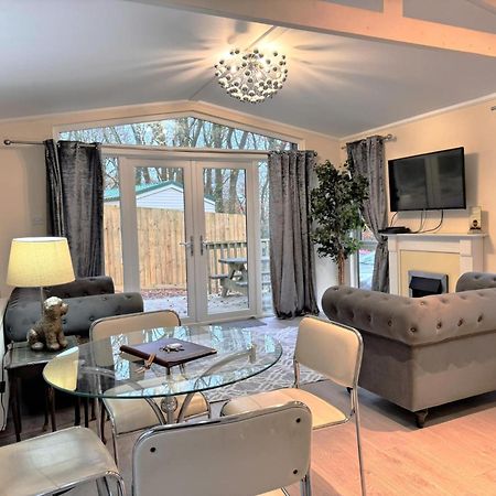Welsh Villa-Hot Tub-Tenby-Carmarthen-Forestsetting Exteriör bild